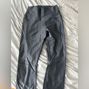 ALO YOGA shiny metallic grey leggings